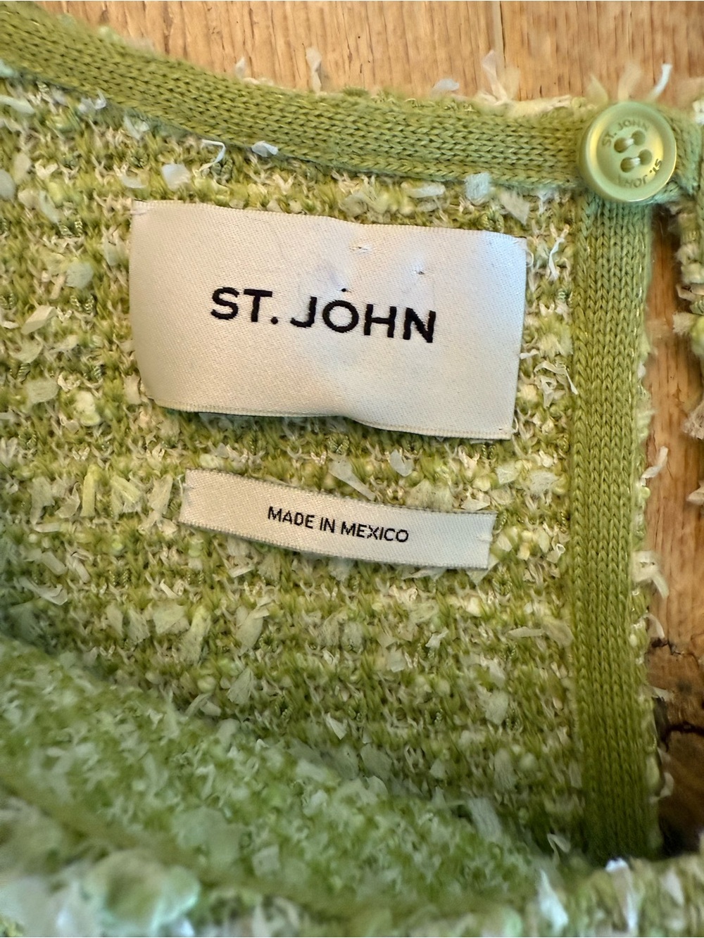St. John Pistachio Textured Sleeveless Shift Dress 12 - Picture 4 of 10